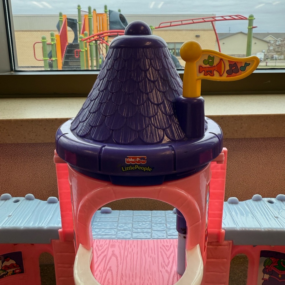 Fisher-Price Little People Castle - Picture 5 of 5